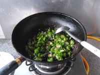 好吃的黑豆豉炒尖椒做法图解5)