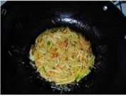 自制土豆丝鸡蛋煎饼做法图解4)
