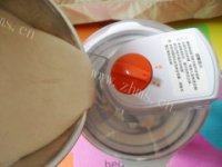 色味俱佳的巧克力冰淇淋做法图解9)
