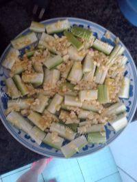 香鲜至极的蒜蓉蒸丝瓜做法图解3)
