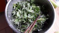 简单的蒸芹菜叶做法图解4)