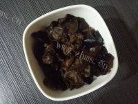 简易的腐竹炒木耳做法图解2)