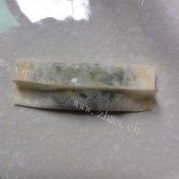 咸甜适中的韭菜鸡蛋煎饺做法图解6)