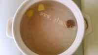 色味俱佳的山药排骨汤做法图解3)
