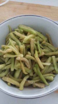 家常菜酱香茄条做法图解4)