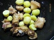 自制锅焖酥手做法图解3)