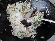 美味的萝卜丝肉包做法图解9)