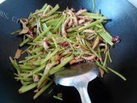 家常菜芹菜炒肉丝