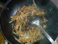 家常菜肉丝炒咸菜做法图解4)