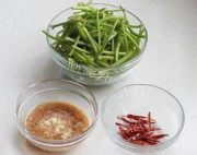口感不错的凉拌红薯梗做法图解1)