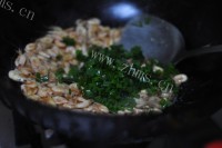 美味的葱爆小江虾做法图解8)
