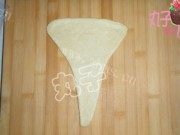 自制芒果牛角包做法图解5)