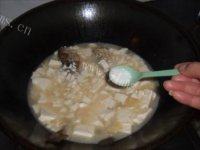 家常菜黄鱼豆腐汤