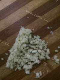 芳香四溢的煎牛排做法图解2)