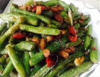 美味营养的干煸豆角做法图解4)