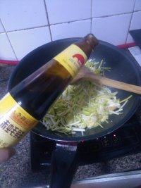 饱满的蒜黄炒鸡蛋