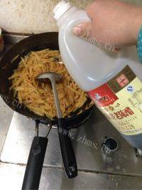 家常菜酸辣土豆丝做法图解8)