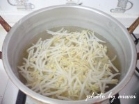 可口的四色陕西凉皮做法图解21)