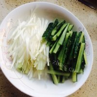 回味无穷的京酱肉丝做法图解4)