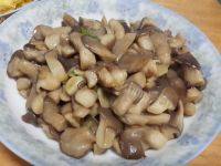 回味无穷的素炒蘑菇
