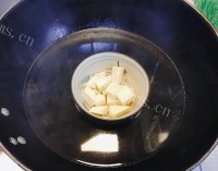 自制黑芝麻鸡蛋卷做法图解2)