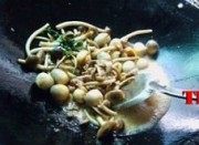 美味的罗勒双菇炒牛肉片