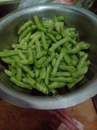 家常菜肉炒扁豆做法图解2)