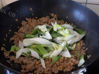 「DIY」肉末油条做法图解7)