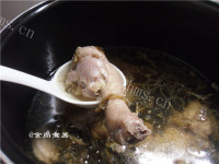 鲜美金线莲鸡汤做法图解8)