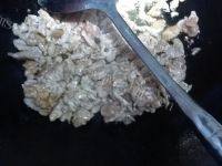 家常菜芹菜炒肉丝做法图解4)