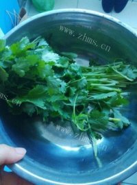 好吃的清炒鲳鱼做法图解2)