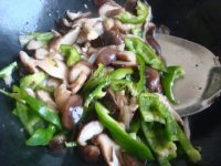 香飘十里的香菇炒肉做法图解5)