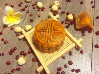 自制广式莲蓉蛋黄月饼做法图解12)
