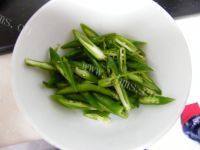 家常菜豆干炒腊肉做法图解5)