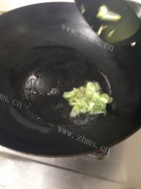 家常菜肉丝炒芹菜做法图解5)