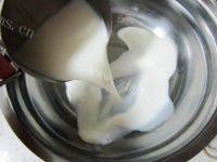 我喜欢吃的蓝莓轻乳酪蛋糕做法图解5)