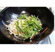 黄豆芽炒肉丝做法图解4)