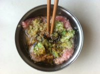美味的鸡汤馄饨做法图解4)