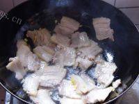 家常菜蒜苗回锅肉做法图解6)
