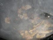 美味的长豆角炒肉做法图解4)