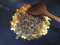 美味牛肉粒焗饭做法图解8)