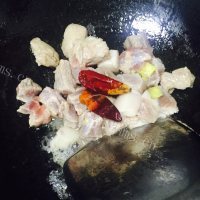 玉盘珍馐的红烧肉炖土豆做法图解8)
