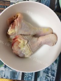 脆嫩可口的白切鸡腿做法图解2)