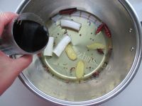 美味茶卤鸭腿做法图解5)