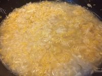 美味的酸菜汆白肉做法图解8)