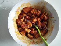 鲜美可口的粉蒸肉做法图解4)