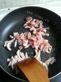 家常菜黑木耳炒肉丝做法图解6)