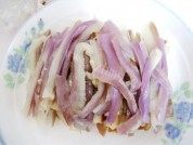 凉拌手撕茄条做法图解5)