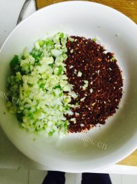 开胃红油辣子做法图解4)