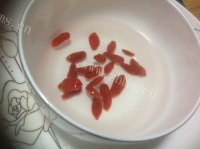 美味的雪梨银耳羹做法图解5)